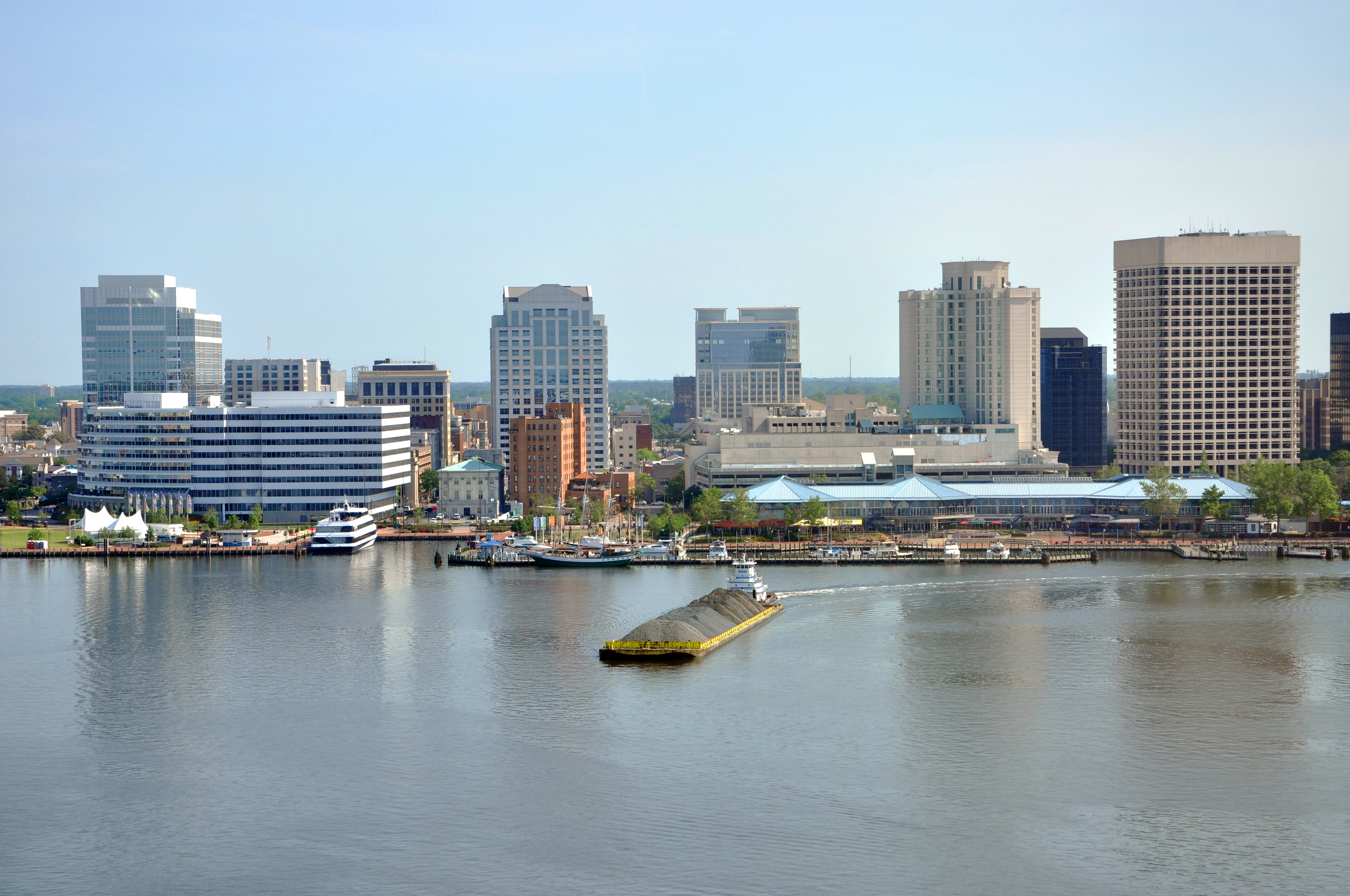 Norfolk city skyline and Elizabeth River, Virginia, USA